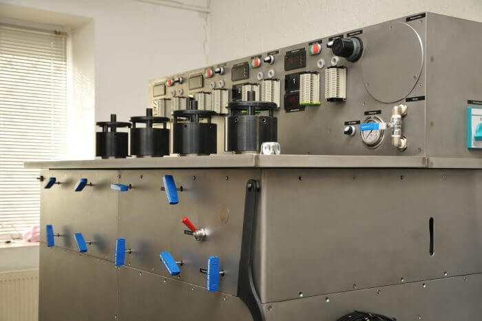 Hydro-static Test Bench with Heated Pressure Vessels